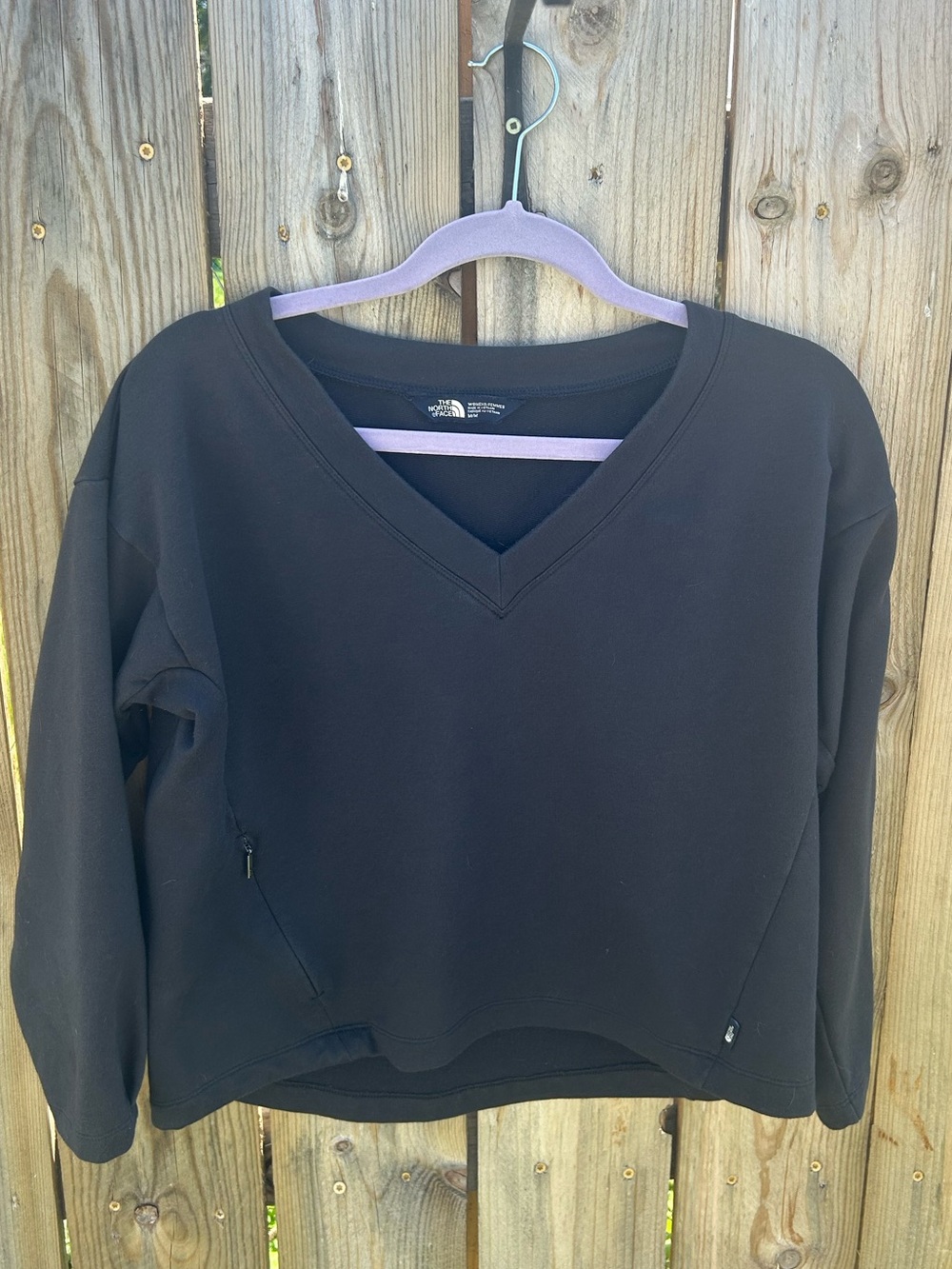 The North Face Women’s Black V-Neck Performance Pullover Size Medium